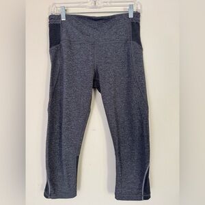 Lululemon cropped leggings Gray- Size 8 -EUC